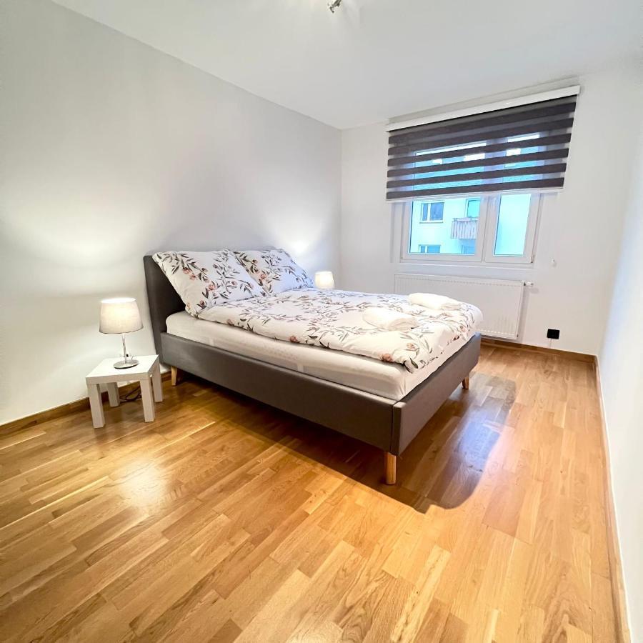Spacious Apartment With Terrace Вена Экстерьер фото