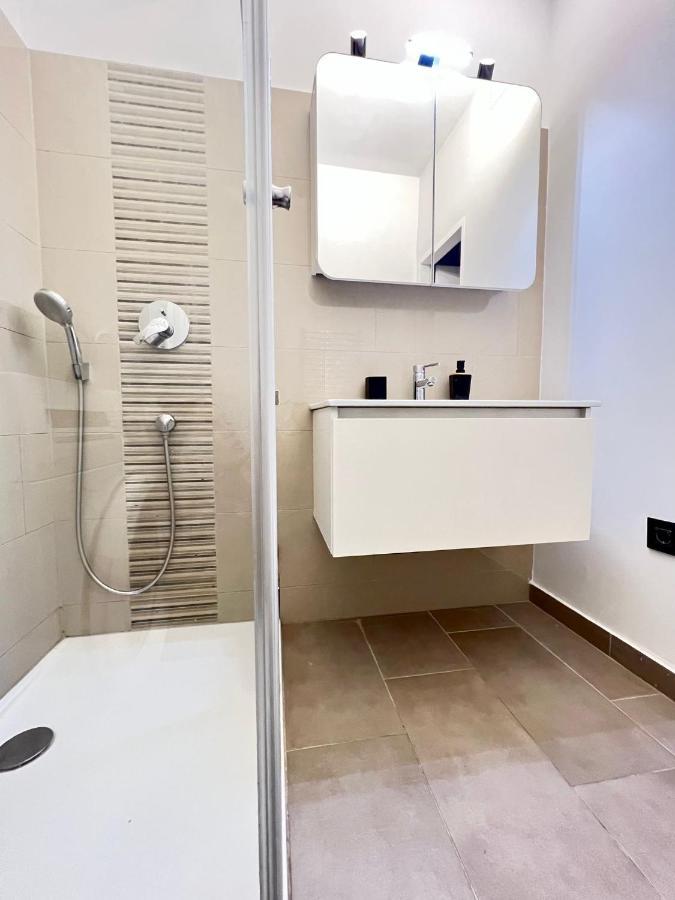 Spacious Apartment With Terrace Вена Экстерьер фото