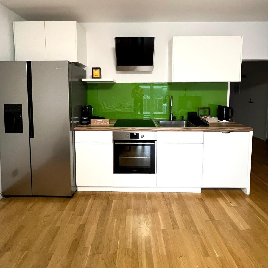 Spacious Apartment With Terrace Вена Экстерьер фото